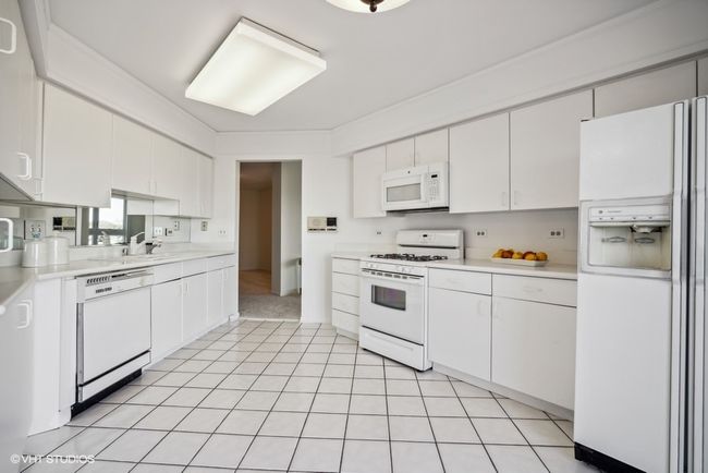 APT-412 - 3100 Lexington Ln, Home with 3 bedrooms, 3 bathrooms and null parking in Glenview IL | Image 10