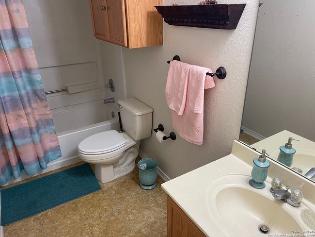 153 Springtree Pkwy, House other with 3 bedrooms, 2 bathrooms and null parking in Cibolo TX | Image 22