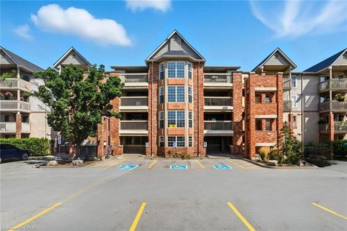 407-4013 Kilmer Dr, Burlington, ON, L7M4M3 | Card Image