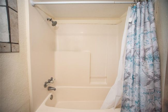 329 E Bayshore Dr, House other with 4 bedrooms, 2 bathrooms and null parking in Palacios TX | Image 18