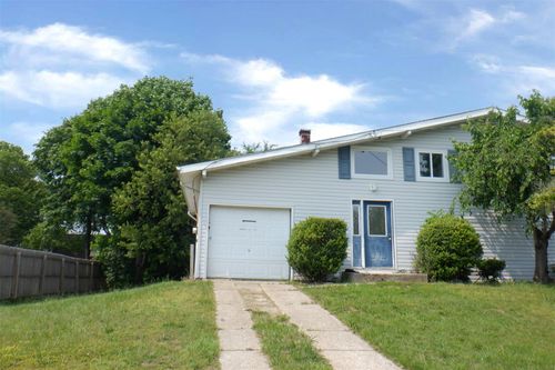 40 Gettysburg Dr, Holbrook, NY, 11741-5208 | Card Image