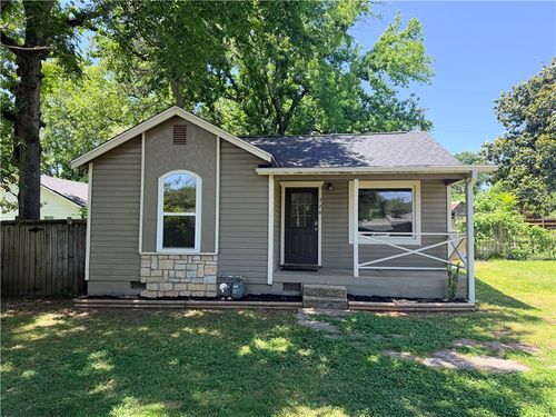 320 S Garrett St, Siloam Springs, AR, 72761-3142 | Card Image