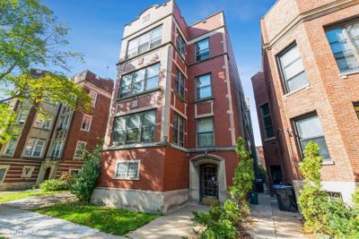 1 - 5004 S Woodlawn Avenue, Condo with 3 bedrooms, 3 bathrooms and 1 parking in Chicago IL | Image 1