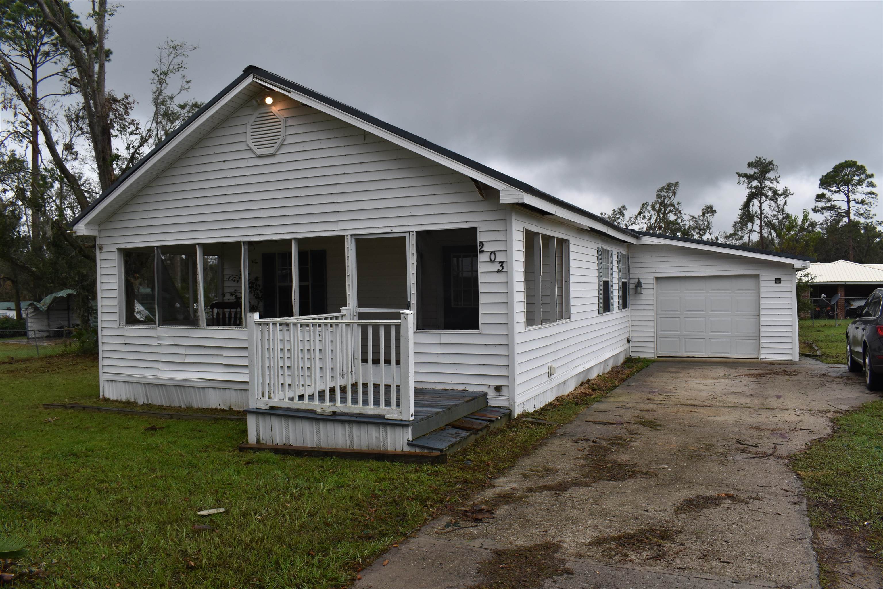 Joan Ave, Madison, FL 32340
