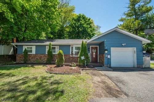 212 Durban Ave, Hopatcong, NJ, 07843-1299 | Card Image
