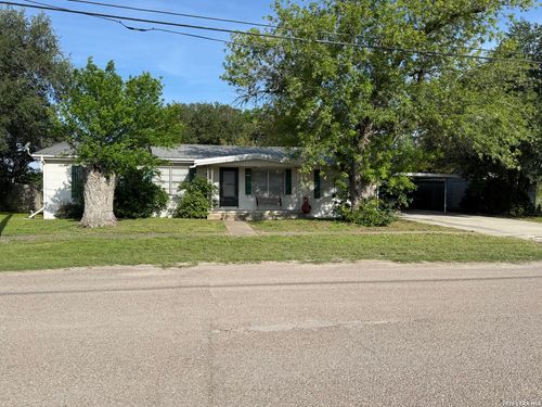 208 Caves St, Three Rivers, TX, 78071 | Card Image