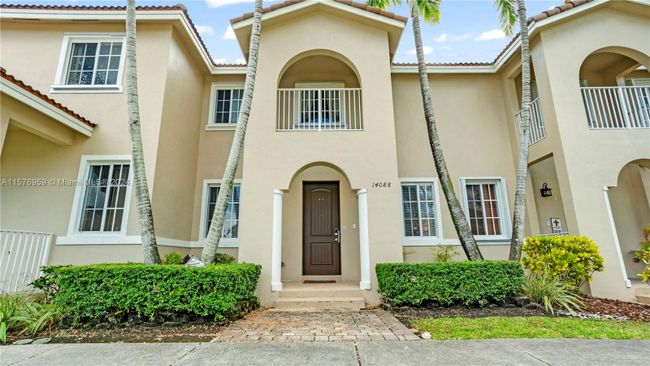 14088 Sw 272nd St, Townhouse with 3 bedrooms, 2 bathrooms and null parking in Homestead FL | Image 5
