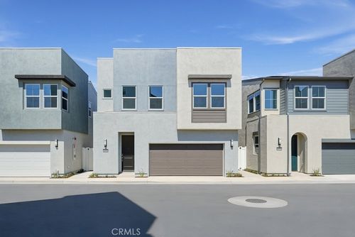 1021 E Overlook Dr, Orange, CA, 92867-6324 | Card Image