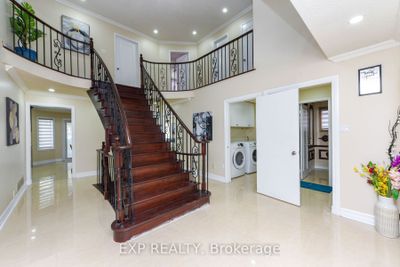 28 Fairlight St, House other with 4 bedrooms, 6 bathrooms and 6 parking in Brampton ON | Image 3