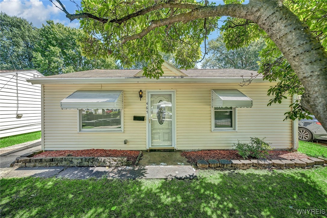 73rd St, Niagara Falls, NY 14304