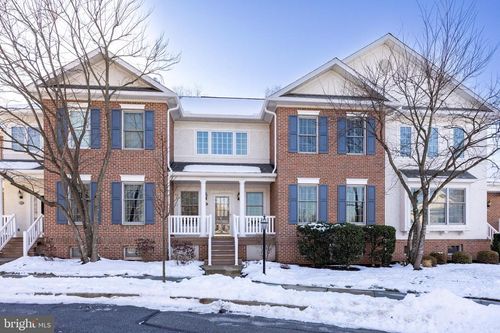 427 Vineyard Ln, DOWNINGTOWN, PA, 19335-4860 | Card Image