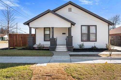 2724 E 12th St, Fort Worth, TX, 76111-1003 | Card Image