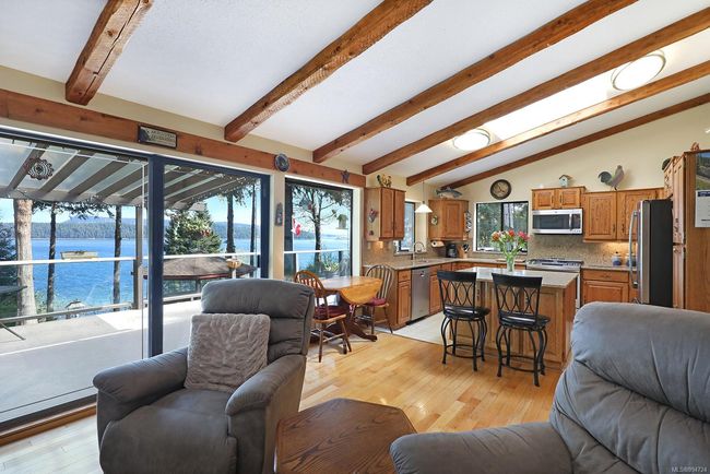 DECK ACCESS FROM KITCHEN & FAMILY ROOM | Image 19