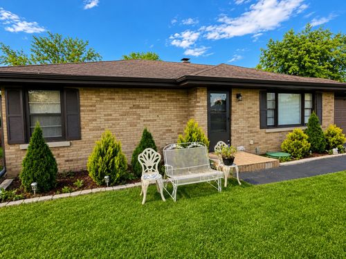 900 Westminster Rd, Joliet, IL, 60435-3404 | Card Image