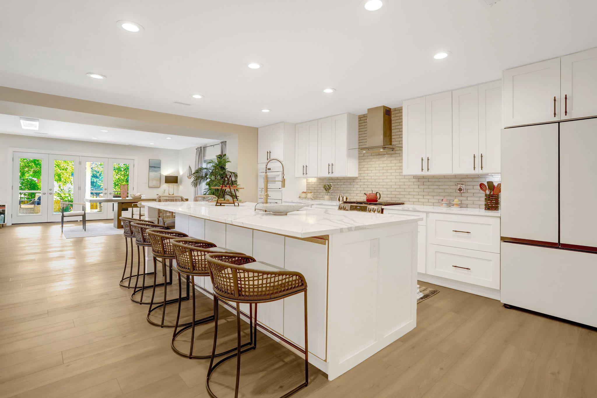 Residential in FALLS CHURCH