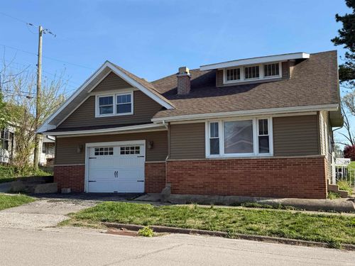 219 W Washington St, Oakland City, IN, 47660-1447 | Card Image