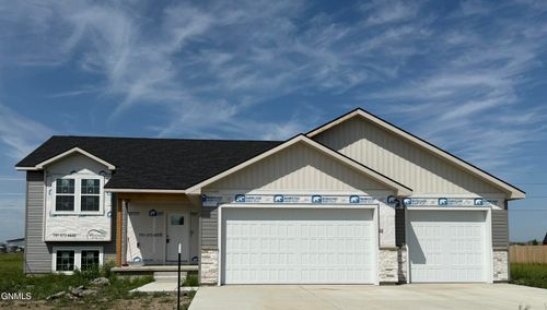 5463 Fresh Water Ln, Williston, ND, 58801-9289 | Card Image