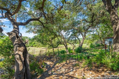 933 Park View Loop, Canyon Lake, TX, 78133-3987 | Card Image
