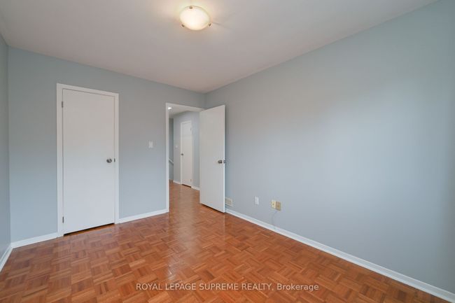 25 Parkchester Rd, House other with 3 bedrooms, 3 bathrooms and 6 parking in North York ON | Image 24