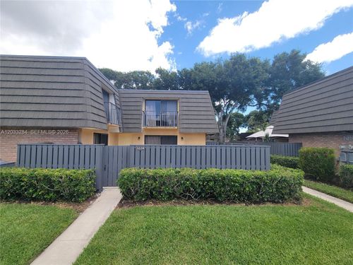 3228 32nd Way, West Palm Beach, FL, 33407-6747 | Card Image