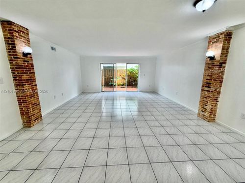 110-14903 Sw 80th St, Miami, FL, 33193-3135 | Card Image