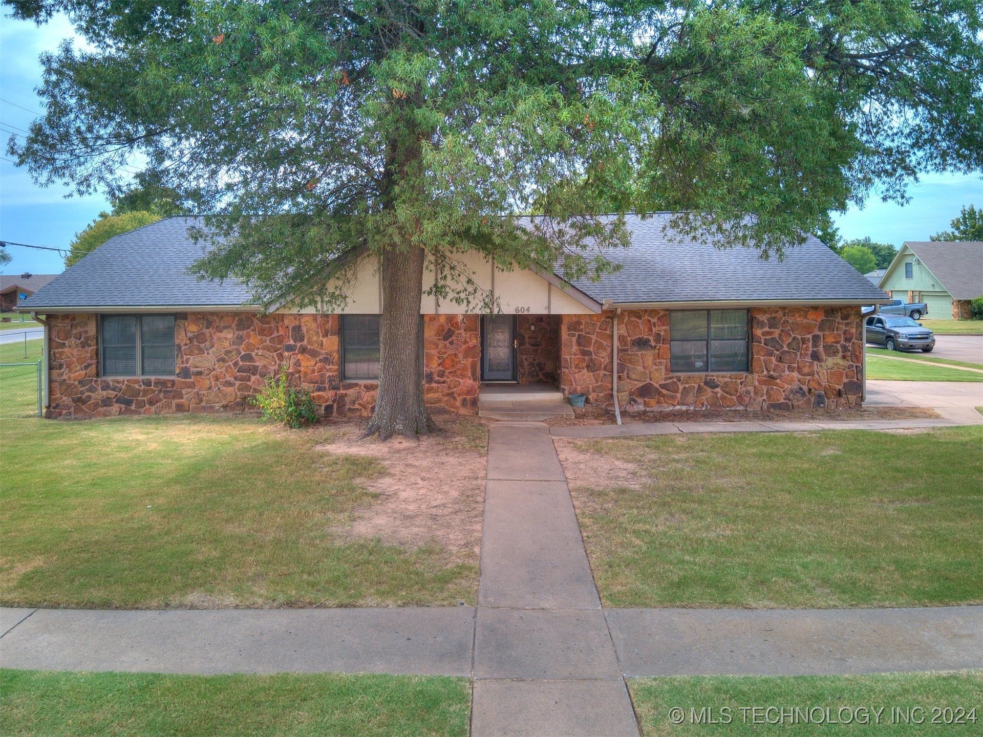 28th Pl, Broken Arrow, OK 74014