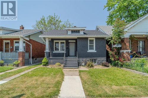 1082 Ellis St E, Windsor, ON, N8X2J1 | Card Image