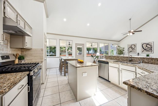 6502 Halsey Ct, House other with 6 bedrooms, 4 bathrooms and 6 parking in Austin TX | Image 11