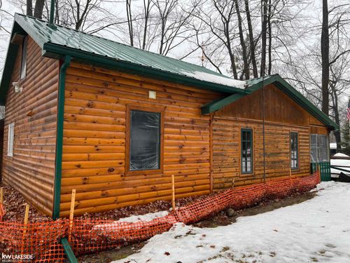 5293 Rose St, Gladwin, MI, 48624-8928 | Card Image