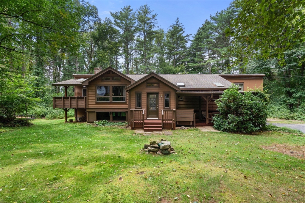 Old Village Rd, Sturbridge, MA 01566