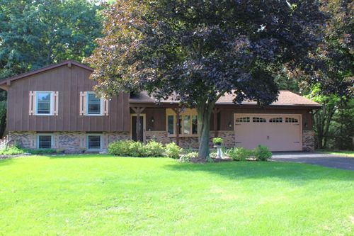 6905 Colt Cir, West Bend, WI, 53090-9326 | Card Image
