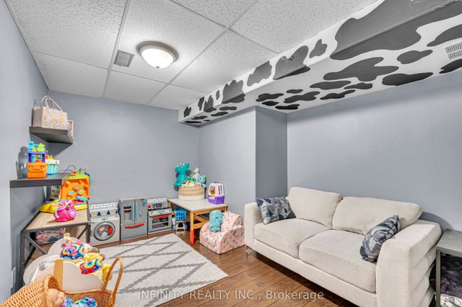 1803 Vicky Cir, House other with 4 bedrooms, 2 bathrooms and 2 parking in Windsor ON | Image 29