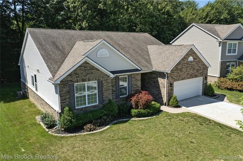 22214 Homestead Dr, Macomb, MI, 48044-2341 | Card Image