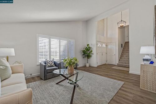3641 Shenandoah Ct, Pleasanton, CA, 94588-5220 | Card Image