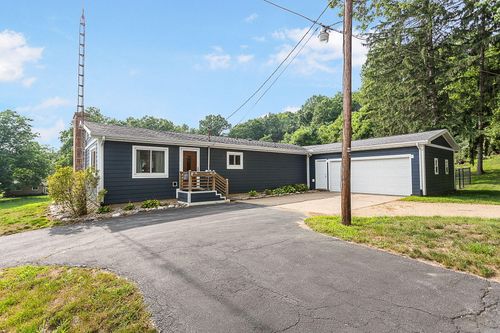 3387 E Snow Rd, Berrien Springs, MI, 49103-9221 | Card Image