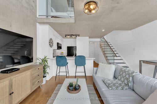 323-954 King St W, Toronto, ON, M6K3L9 | Card Image