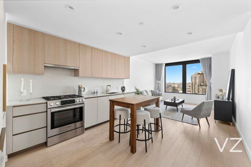 2010-3 Court Sq, Long Island City, NY, 11101-8927 | Card Image