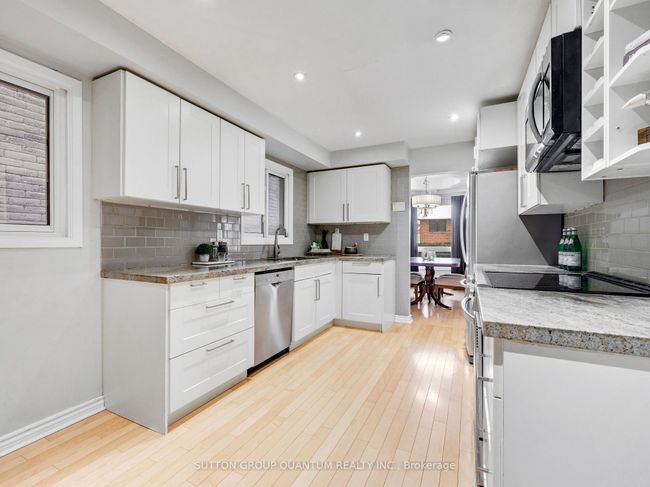 4423 Sawmill Valley Dr, House other with 3 bedrooms, 3 bathrooms and 2 parking in Mississauga ON | Image 12