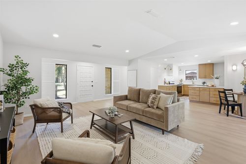 8 Green View Cir, Richardson, TX, 75081-5440 | Card Image