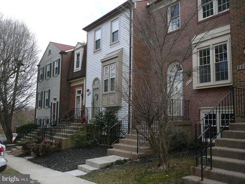 8607 Dellway Ln, VIENNA, VA, 22180-7067 | Card Image