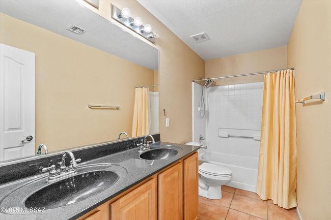 Bathroom | Image 38