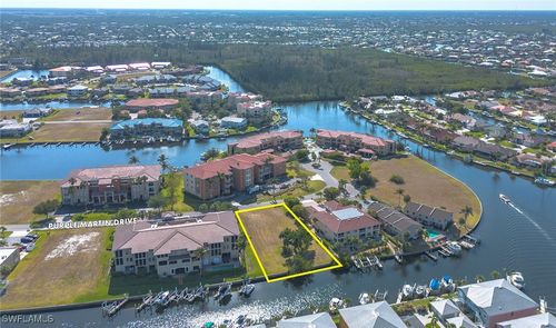 3323 Purple Martin Dr, PUNTA GORDA, FL, 33950-6660 | Card Image