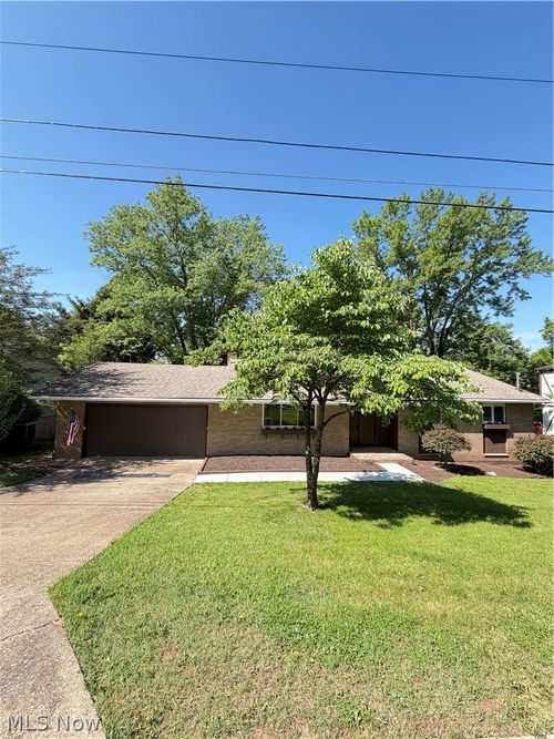 60 Canterbury Dr, Parkersburg, WV, 26104-8050 | Card Image