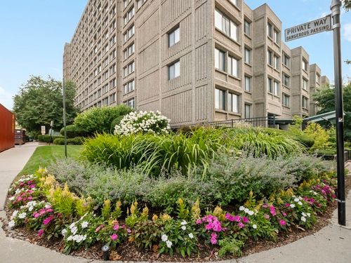 202-1731 Beacon, Brookline, MA, 02445 | Card Image