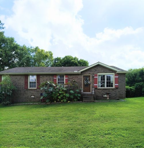 2903 Felts Ln, Springfield, TN, 37172-5702 | Card Image