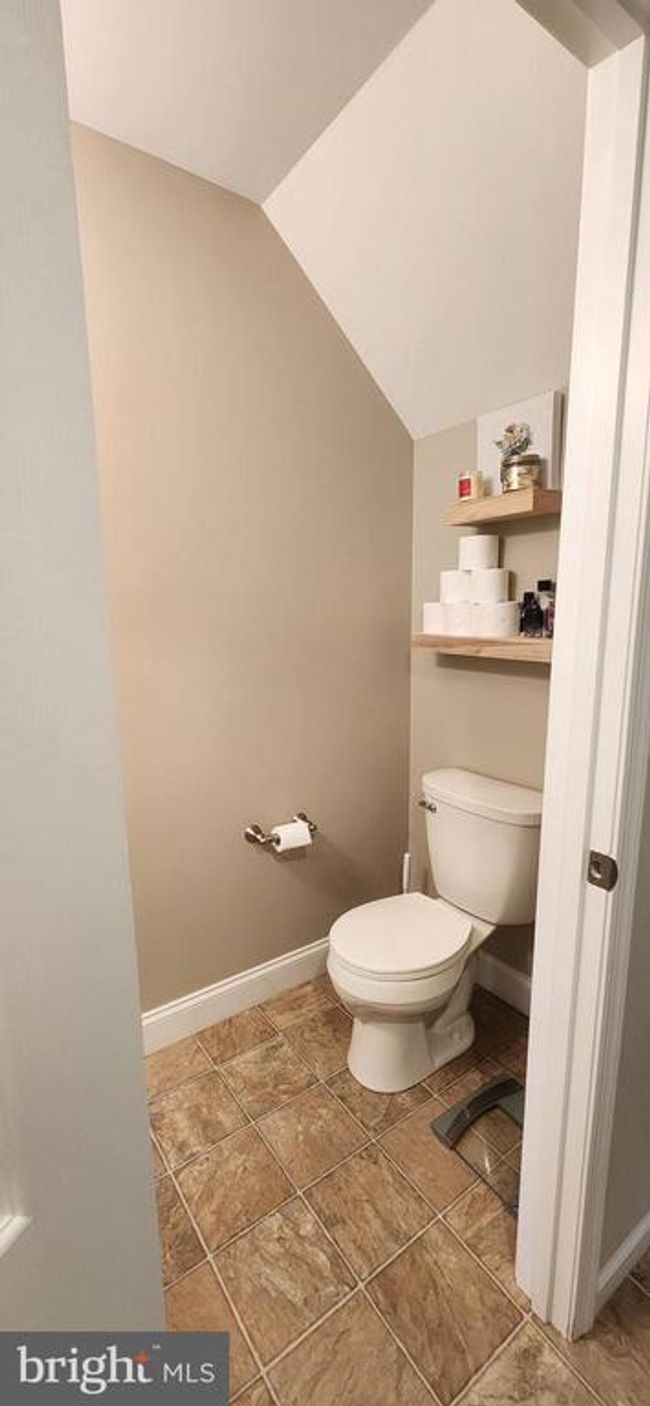 26 N Locust St, Townhouse with 3 bedrooms, 3 bathrooms and null parking in SHIREMANSTOWN PA | Image 28