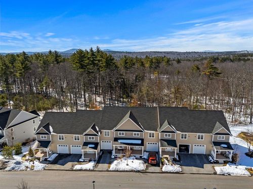 211 Woodview Way, Manchester, NH, 03102-8410 | Card Image