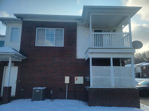 5457 Twin Oaks Dr, Sterling Heights, MI, 48314-3157 | Card Image