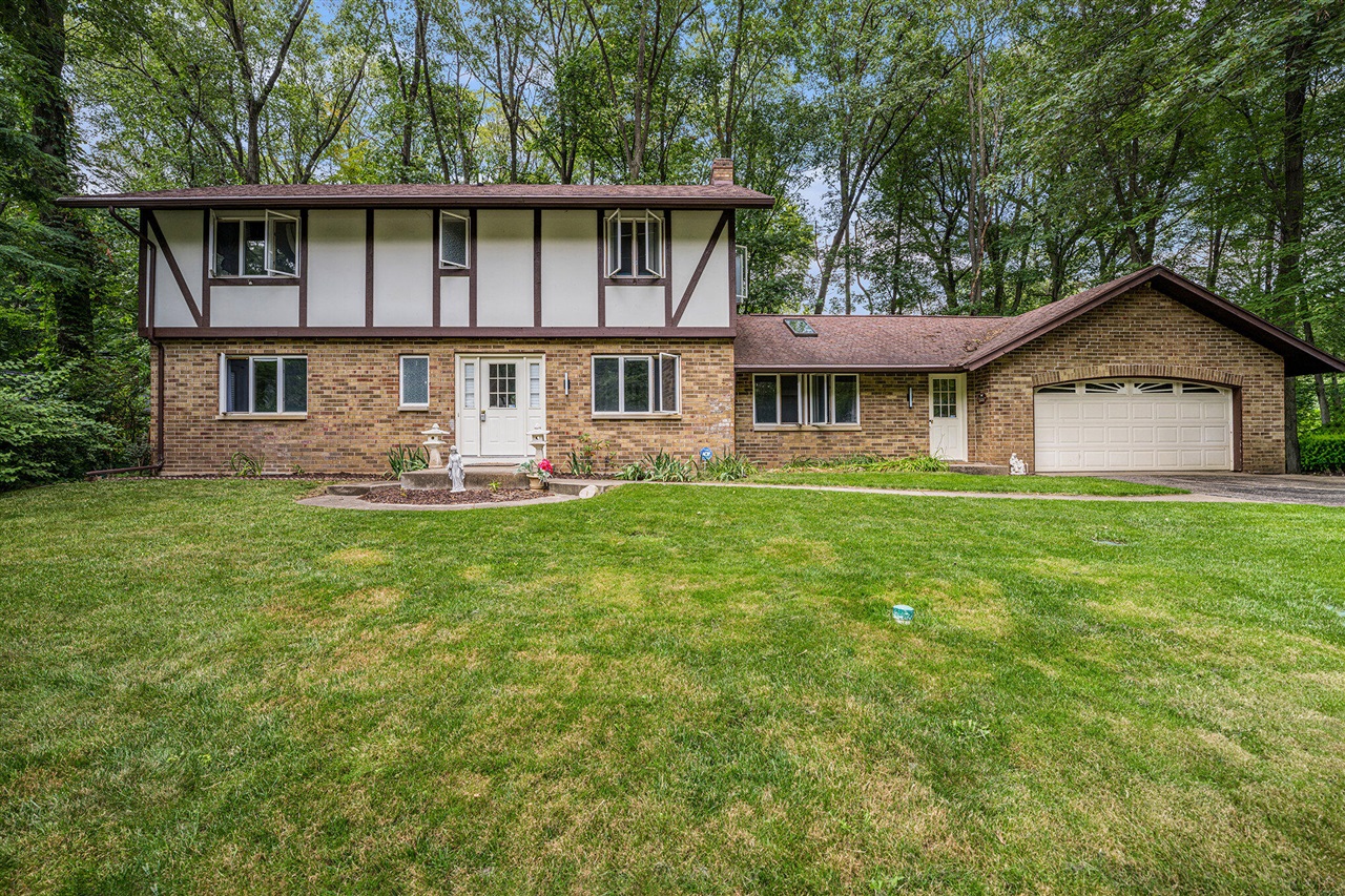 Saybrook Dr, Kalamazoo, MI 49009