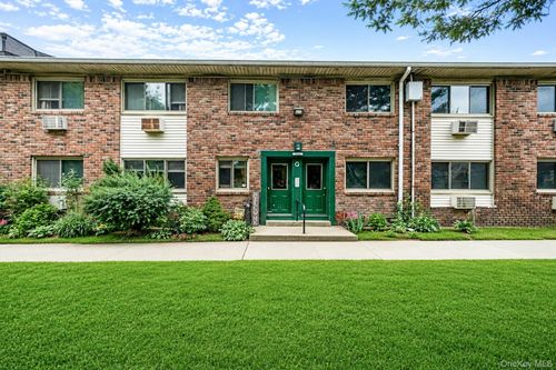 24a-2453 Union Blvd, Islip, NY, 11751-3168 | Card Image